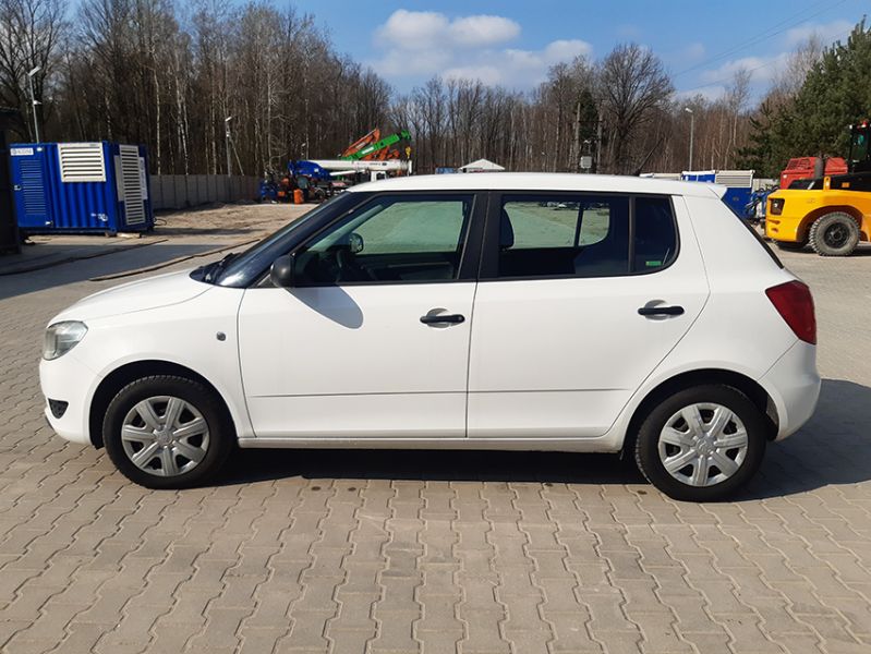 Samochód osobowy Skoda Fabia hatchback - zdjęcie 2