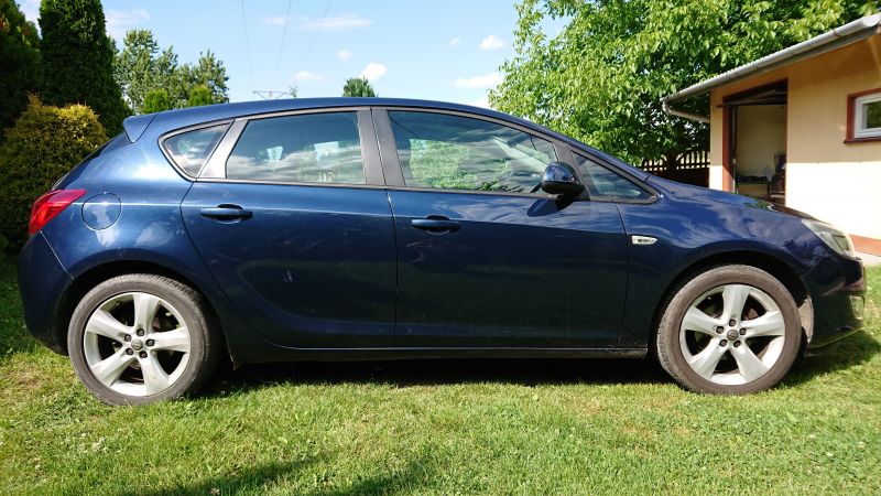 Opel Astra IV 1.4 J Hatchback - zdjęcie 1