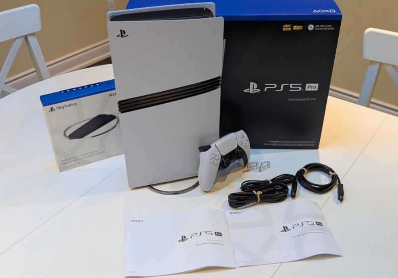 Sony PlayStation PS5 Pro, Sony PS5 Slim, Sony PS5 Pro 30th Anniversary - zdjęcie 1