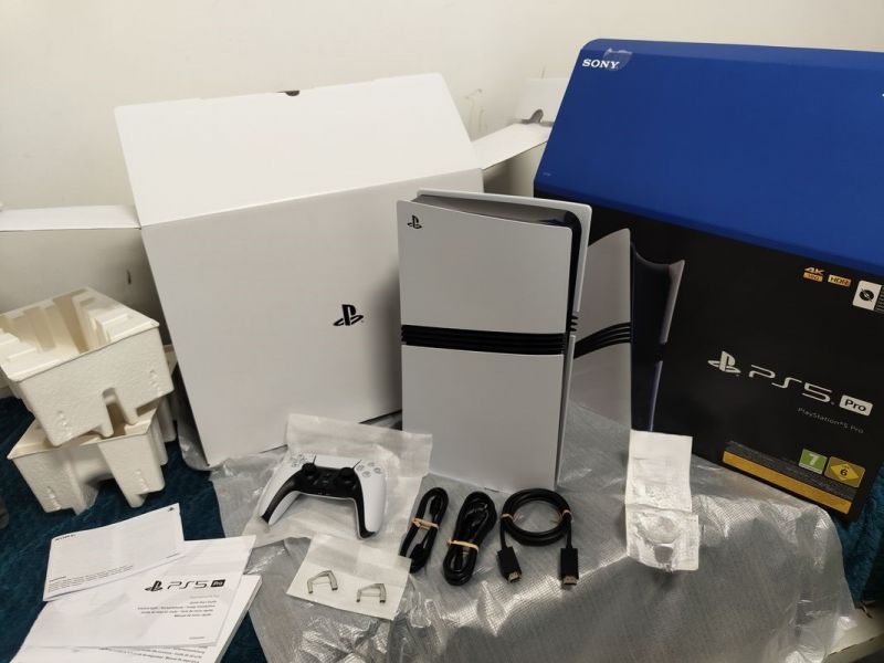 Sony PlayStation PS5 Pro, Sony PS5 Slim, Sony PS5 Pro 30th Anniversary - zdjęcie 3