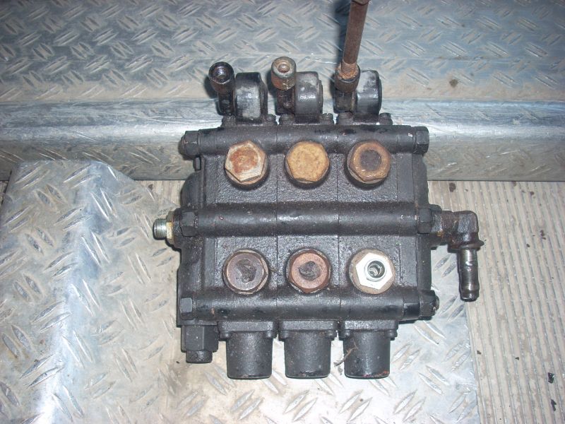Rozdzielacze hydrauliki - zdjęcie 3