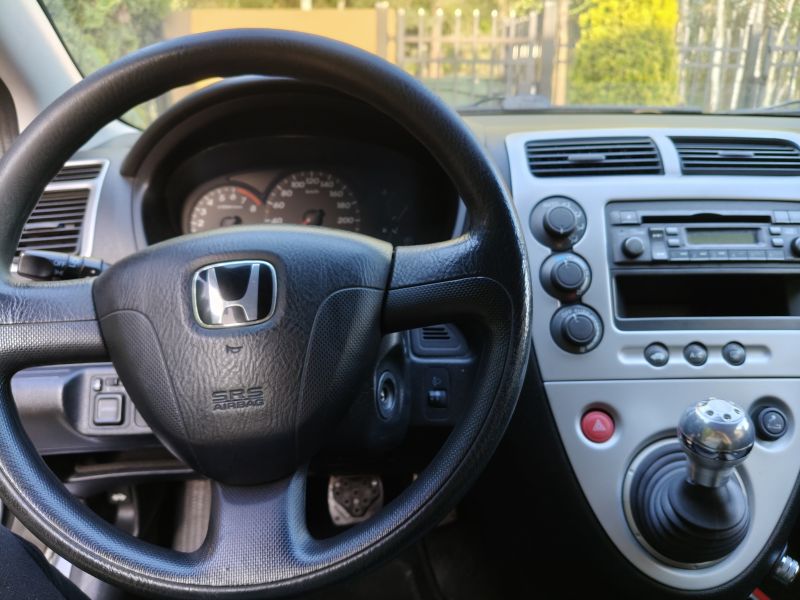 Honda Civic 1.6 110 KM v-tec hatchback 3D benzyna - zdjęcie 8